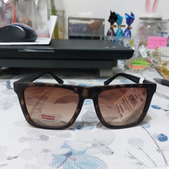 Levi’s Sunglasses Leopard Print Style - Picture 6 of 6